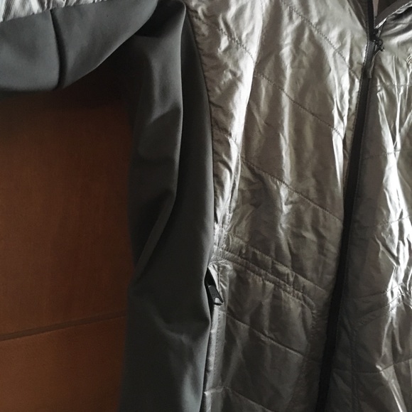 SOLD Columbia Omniheat Omnishield Gray Flex - Picture 4 of 5